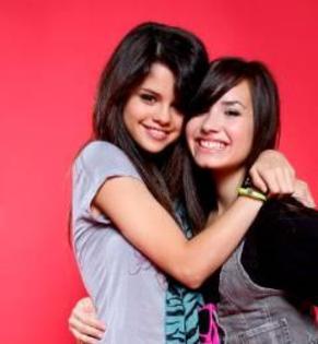 1 - Club Selena Gomez And Demi Lovato