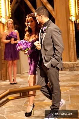 Tiffany-Thorton-s-Wedding-demi-lovato-26876327-267-400