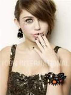 16133241_AQJNJRUHD - Sedinta foto Miley Cyrus 11