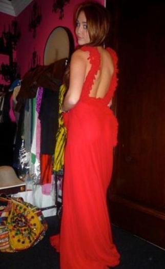 my red dress! Do u like it? - Hey there