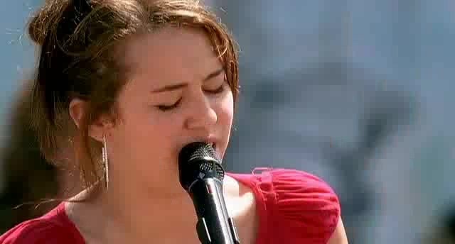 miley ray cyrus (6) - miley cyrus in hannah montana the movie singing the climb