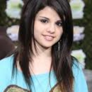 000 - Selena Gomez