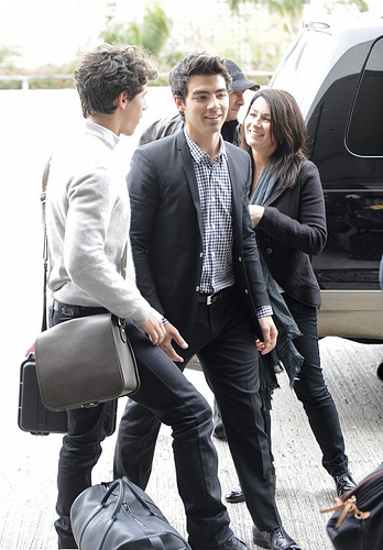 Jonas Brothers at the LAX Airport (10)