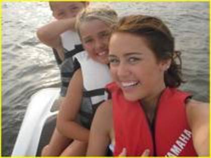 Noah, Emily & Mileyyzzz