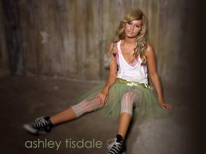 Ashley-Tisdale-Wallpaper-ashley-tisdale-155134_1024_768