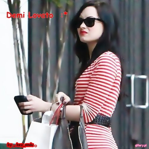 0072429853 - Another Demi Picsx