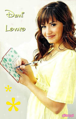 2-Demi-Lovato-4814