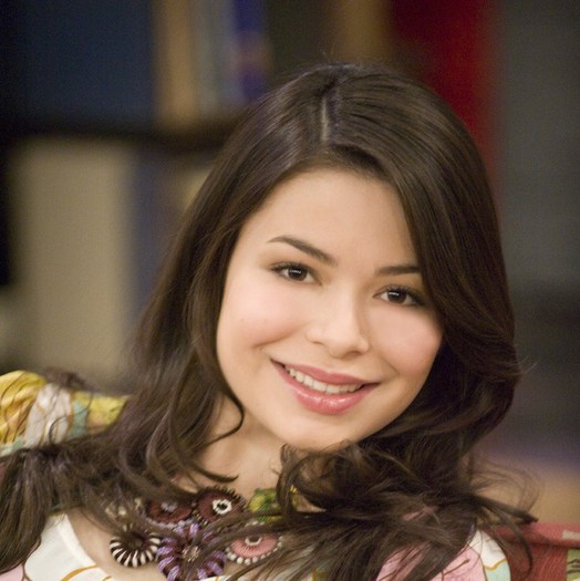 miranda-cosgrove-itwins(1)