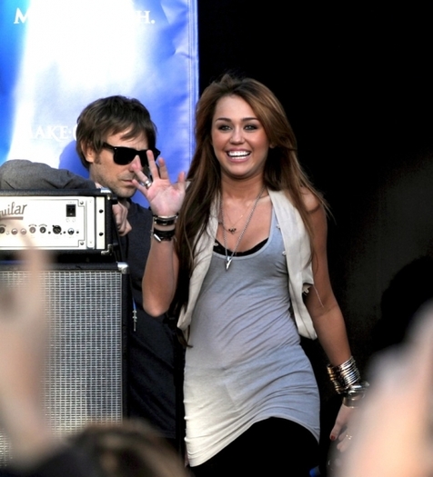  - Miley On Make a Wish Concert