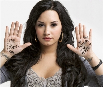 LoveIsLouder - l - New photos - l