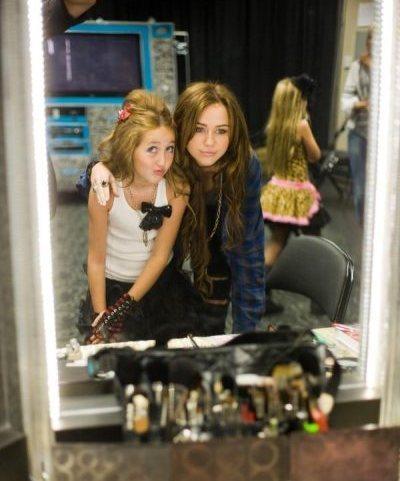 miley-cyrus-backstage%20(17) - All pics with Miley