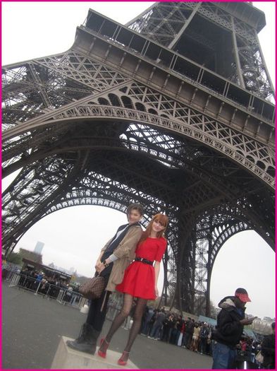 Me and bella at Paris! - Me and Bella Thorne