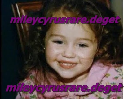 whn i ws a little grl and sweety - a very rare pics with miley when she was a little girl
