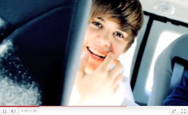  - Justin smile-so hot