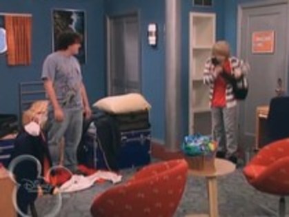 ahh (41) - The suite life on Deck Episode 01