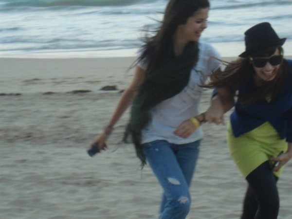 so funny - On the beach with Selena