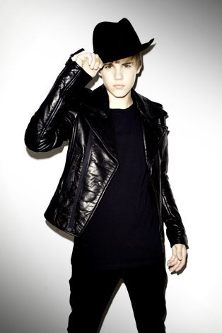 new-justinbieber-2011-sexy-hot-pictures-021[1]