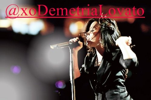 IL this picture.I got wrong when I thought that I\'m alone.ILY #lovatics. - l - Thank you - l