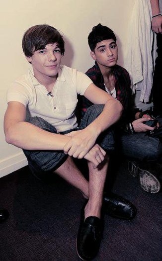 GMA007142 - x factor backstage 2010