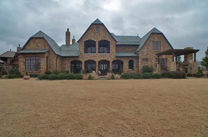 Jonas Brothers New House In Texas (1)