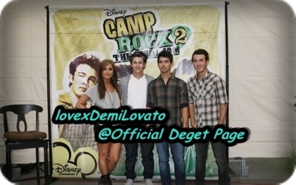 Appareance(4) - Signing At Wal-Mart In Rochester Hills-Camp Rock 2