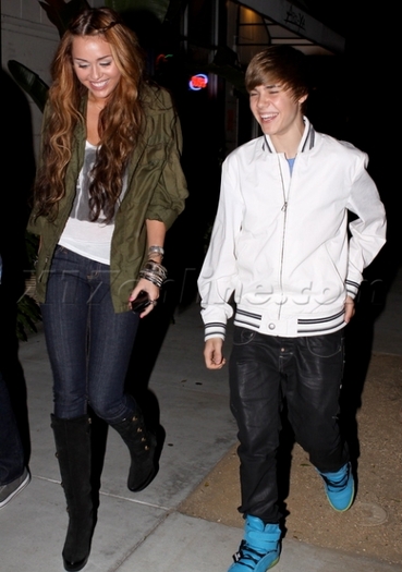 nc0mr - justin bieber and miley cyrus 11-05-2010