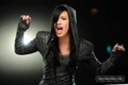 remeber-december-music-video-pics-demi-lovato-8853091-120-80