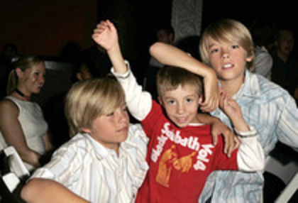 []]]]]]]]]].jpg[]]]]]]]]] - Dylan  Sprouse  and  Cole  Sprouse