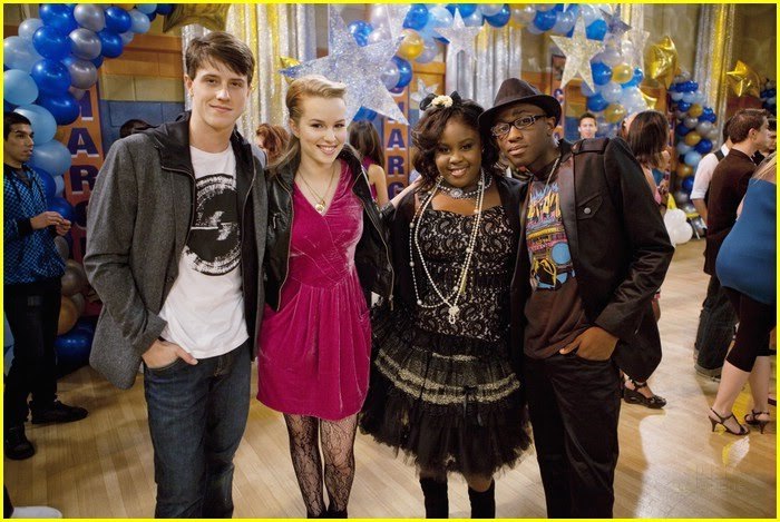 good-luck-charlie-cast-shane-harper-23508339-700-469 - good luck charlie