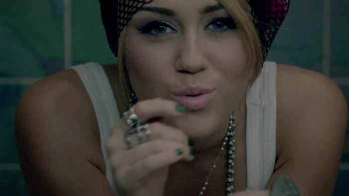 Miley Cyrus - Who Owns My Heart 0144