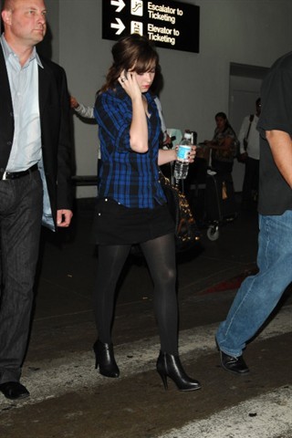 013_7E7 - Demi Lovato Arriving at LAX
