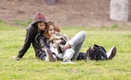 05 02 At Griffith Park in LA with Josh Bowman - Miley Ray Cyrus (18)