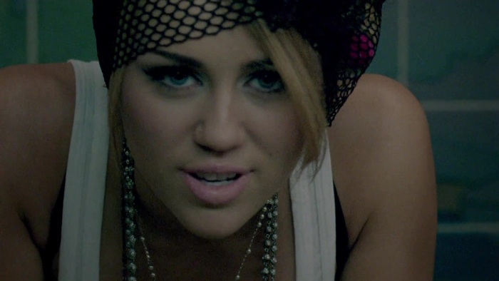 Miley Cyrus - Who Owns My Heart 0229