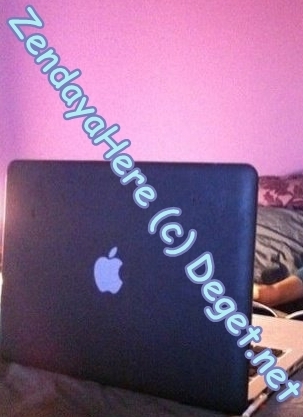 My laptop! Aw I love it. <3