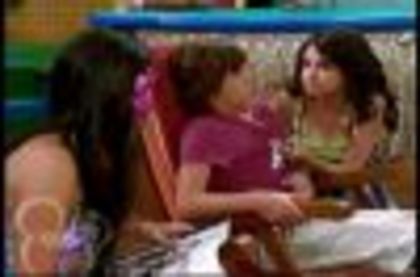 selena gomez in the suite life on deck (40)