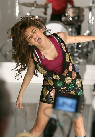 miley-cyrus_COM-7things-musicvideo-filming-2008jun2-077 - A part of my pics with Miley