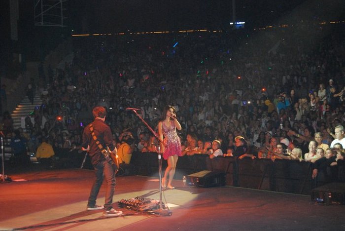  o .Selena Gomez Concert . (24)