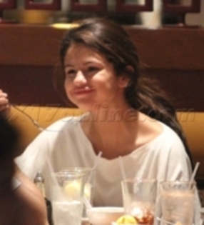 Selly Gomez is my angel (1278) - Some pics with Selena