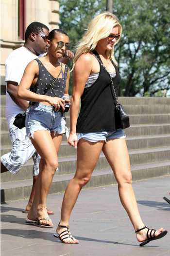 melody-thorton-ashley-roberts-pussycat-dolls-jt-urban-outfitters-jeans-cut-off-shorts-JT440 - pictures rare with pcd