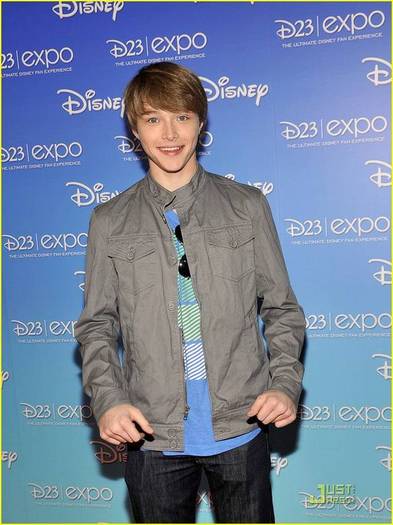 sterlingknight_net-d23expo-0003