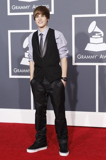 Justin Bieber 52nd annual Grammy Awards-1