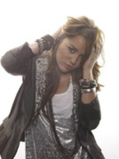 16137134_WGSRLQUXK - Sedinta foto Miley Cyrus 45