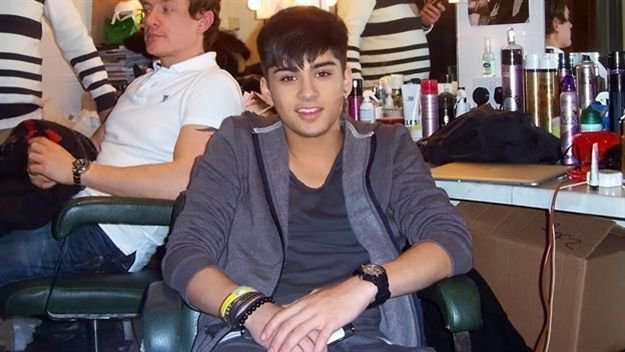 GMA007751 - x factor backstage 2010