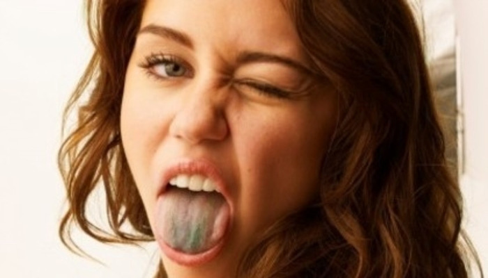 my tongue it`s funny - my tongue for my fakes