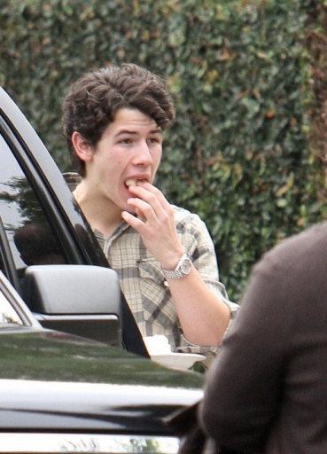 normal_4347053714_58181c0aed_o - Nick-lol-eating
