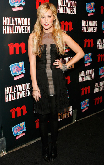 10 - M Magazine-s 2009 Hollywood Halloween Event