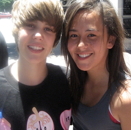 justin bieber 7 - X_Justin_Bieber_With_Fans_And_Friends_x