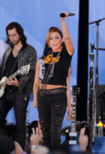 17025016_VBRGDJZYA - Miley Cyrus Performs On ABC s Good Morning America-June 18 2010