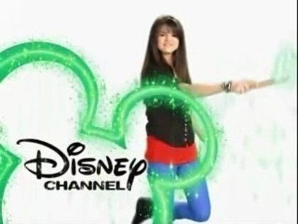 Selena-disney-intro-selena-gomez-20131339-320-240