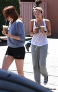 26264340_GSNNWCPVW - x Leaving Coffe Bean in Toluca Lake